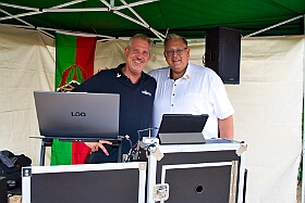 01 Sommerf Buergergarde 2026-08-15 05  Sommerfest und ein runder Geburtstag - Gemäß ihren Motto „Gemeinsam. Nicht alleine. Von Bürgern für Bürger“ feierte die Bürgergarde Duisburg am Schützenhaus am Reiserpfad in Duisburg Rahm ihr grün-rotes Sommerfest. Ein Besuch, zu Eheren von Clemens Poschmanns 60. Geburtstag, durfte auch nicht fehlen. : DVPJ, Toni I, Jules I., Prinz Karneval, Prinz, Prinzessin Aileen I., Hofmarschälle, Page, Pagen, Paginnen, HDK, Duisburg, Karneval, Helau, Tollität, Event, Session 2025, Session 2025, HDK Duisburg, Hauptausschuss, Hauptausschuss Karneval Duisburg, Duisburg ist echt