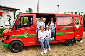 01 Sommerf Buergergarde 2026-08-15 22  Sommerfest und ein runder Geburtstag - Gemäß ihren Motto „Gemeinsam. Nicht alleine. Von Bürgern für Bürger“ feierte die Bürgergarde Duisburg am Schützenhaus am Reiserpfad in Duisburg Rahm ihr grün-rotes Sommerfest. Ein Besuch, zu Eheren von Clemens Poschmanns 60. Geburtstag, durfte auch nicht fehlen. : DVPJ, Toni I, Jules I., Prinz Karneval, Prinz, Prinzessin Aileen I., Hofmarschälle, Page, Pagen, Paginnen, HDK, Duisburg, Karneval, Helau, Tollität, Event, Session 2025, Session 2025, HDK Duisburg, Hauptausschuss, Hauptausschuss Karneval Duisburg, Duisburg ist echt
