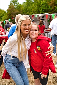 01 Sommerf Buergergarde 2026-08-15 23  Sommerfest und ein runder Geburtstag - Gemäß ihren Motto „Gemeinsam. Nicht alleine. Von Bürgern für Bürger“ feierte die Bürgergarde Duisburg am Schützenhaus am Reiserpfad in Duisburg Rahm ihr grün-rotes Sommerfest. Ein Besuch, zu Eheren von Clemens Poschmanns 60. Geburtstag, durfte auch nicht fehlen. : DVPJ, Toni I, Jules I., Prinz Karneval, Prinz, Prinzessin Aileen I., Hofmarschälle, Page, Pagen, Paginnen, HDK, Duisburg, Karneval, Helau, Tollität, Event, Session 2025, Session 2025, HDK Duisburg, Hauptausschuss, Hauptausschuss Karneval Duisburg, Duisburg ist echt