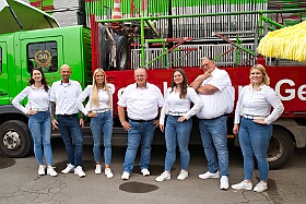 02 Geb Clemens Poschmann 2026-08-15 04  Sommerfest und ein runder Geburtstag - Gemäß ihren Motto „Gemeinsam. Nicht alleine. Von Bürgern für Bürger“ feierte die Bürgergarde Duisburg am Schützenhaus am Reiserpfad in Duisburg Rahm ihr grün-rotes Sommerfest. Ein Besuch, zu Eheren von Clemens Poschmanns 60. Geburtstag, durfte auch nicht fehlen. : DVPJ, Toni I, Jules I., Prinz Karneval, Prinz, Prinzessin Aileen I., Hofmarschälle, Page, Pagen, Paginnen, HDK, Duisburg, Karneval, Helau, Tollität, Event, Session 2025, Session 2025, HDK Duisburg, Hauptausschuss, Hauptausschuss Karneval Duisburg, Duisburg ist echt