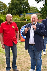 01 Sommerf SonnigSued 2026-08-29 05  Drei Sommerfeste am Ferienende - Das Wetter war am Samstag, 29. August, nicht so ganz in Sommer Laune. Aber wir ließen uns unsere gute Laune nicht verderben. So besuchten wir die KG Sonniger Süden, 5-faches Heimspiel, die KG Alle mann an Bord und die KG Rote Funken auf ihren Sommerfesten. : DVPJ, Toni I, Jules I., Prinz Karneval, Prinz, Prinzessin Aileen I., Hofmarschälle, Page, Pagen, Paginnen, HDK, Duisburg, Karneval, Helau, Tollität, Event, Session 2025, Session 2025, HDK Duisburg, Hauptausschuss, Hauptausschuss Karneval Duisburg, Duisburg ist echt