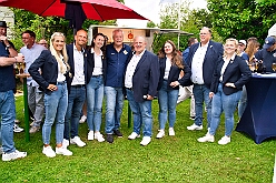02 Sommerf AMaB 2026-08-29 04  Drei Sommerfeste am Ferienende - Das Wetter war am Samstag, 29. August, nicht so ganz in Sommer Laune. Aber wir ließen uns unsere gute Laune nicht verderben. So besuchten wir die KG Sonniger Süden, 5-faches Heimspiel, die KG Alle mann an Bord und die KG Rote Funken auf ihren Sommerfesten. : DVPJ, Toni I, Jules I., Prinz Karneval, Prinz, Prinzessin Aileen I., Hofmarschälle, Page, Pagen, Paginnen, HDK, Duisburg, Karneval, Helau, Tollität, Event, Session 2025, Session 2025, HDK Duisburg, Hauptausschuss, Hauptausschuss Karneval Duisburg, Duisburg ist echt