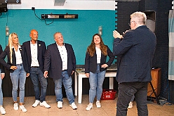 03 Sommerf RoteFunken 2026-08-29 01  Drei Sommerfeste am Ferienende - Das Wetter war am Samstag, 29. August, nicht so ganz in Sommer Laune. Aber wir ließen uns unsere gute Laune nicht verderben. So besuchten wir die KG Sonniger Süden, 5-faches Heimspiel, die KG Alle mann an Bord und die KG Rote Funken auf ihren Sommerfesten. : DVPJ, Toni I, Jules I., Prinz Karneval, Prinz, Prinzessin Aileen I., Hofmarschälle, Page, Pagen, Paginnen, HDK, Duisburg, Karneval, Helau, Tollität, Event, Session 2025, Session 2025, HDK Duisburg, Hauptausschuss, Hauptausschuss Karneval Duisburg, Duisburg ist echt